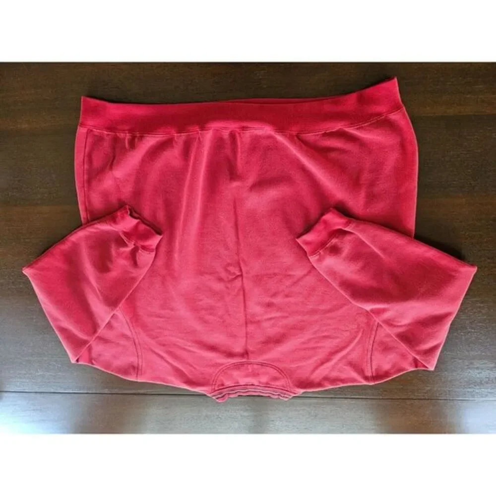 NORM THOMPSON Red Crewneck‎ Sweatshirt L escape from the ordinarye